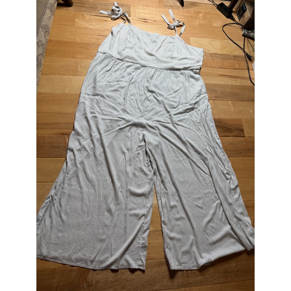 Torrid Jumpsuit Women 6 Grey White Striped Wide Leg Tie Shoulder Plus Size